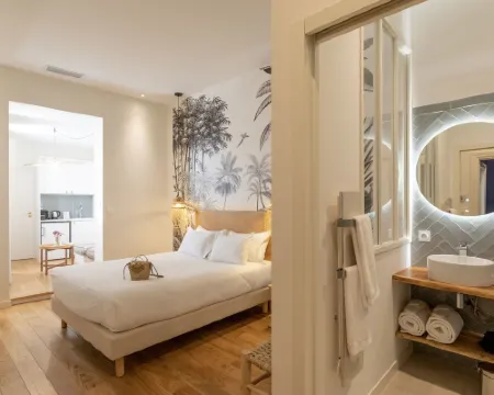 Les Clés Secrètes Hotels in Sète