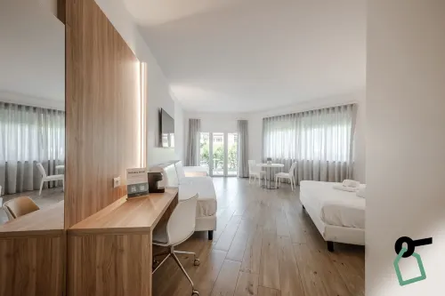 Hotiday Room Collection - Tirrenia Hotels in Tirrenia