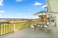 Pelican Beach Private Ocean Front Beach House- Sleeps 10 Bring Your Surf Boards - Pet friendly