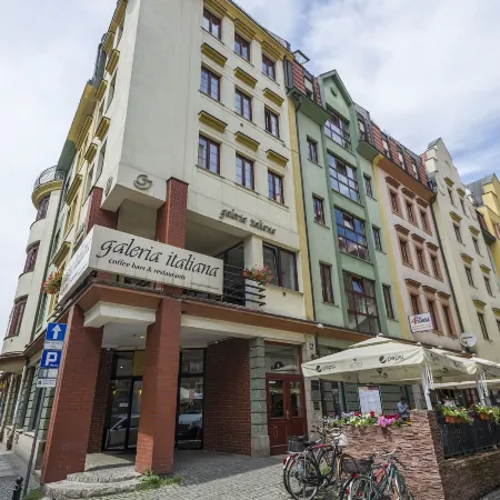 Galeria Italiana Apartments