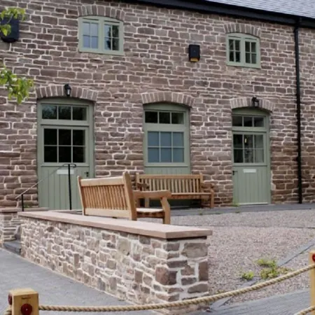 England's Gate and Coachhouse