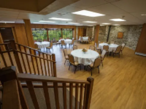 บิ๊กมีโดวส์ลอดจ์ โรงแรมในPage County