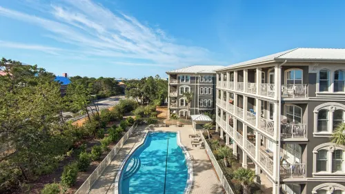 5 Minutes to Beach - Large Complex Pool