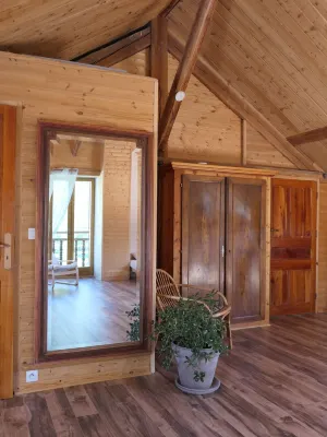 Val D Azur B C - Homestays