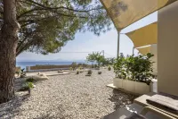 빌라 아우라 루트라키