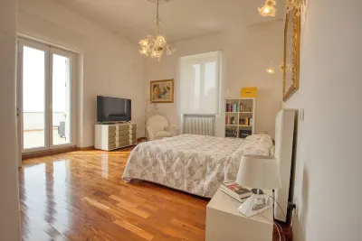 Palazzo Podestà فنادق في سانتا مارینلا