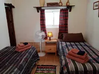 3 Bed Lodge - Sleeps 6 - Pool - Terrace - Parking - Wifi