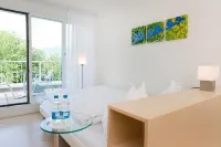 Hotel Seaside - balcony