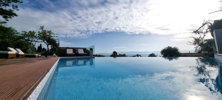 Gina Studios Hotels in Achillii