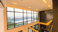 Elegant 2BR Loft Garden Villa at Collins Boulevard Apartment Hotel di Pinang