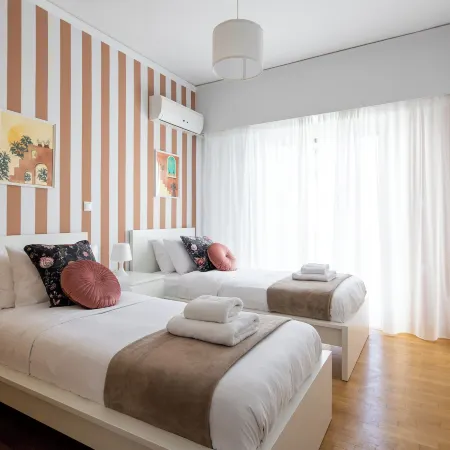 Santorini-2-Bedroom Apt in Nea Smyrni Отели в г. Неа Смирна