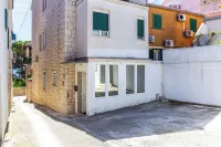 Stone house Dragan in the very center, with pool table, two balconies and the sea view - Ocean View