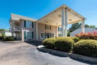 Plantation Oaks Hotels in Millington