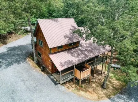 Adelaide's Den 2 Bedroom Cabin by RedAwning