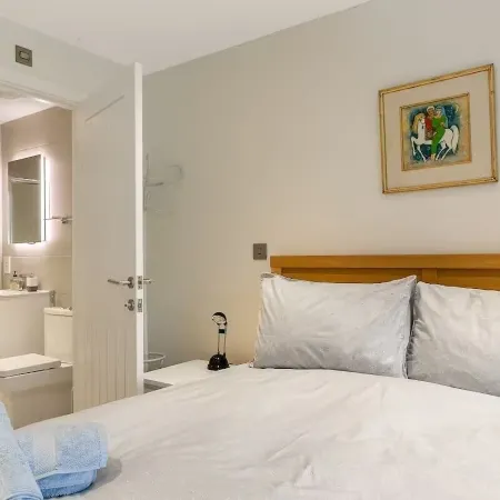 Cosy 3 Bedroom Home Next to Bicester Village!