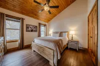 Flathead River Retreat For 15! Hotels near Glacier Park International Airport