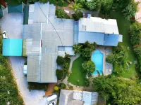 Palmwood Lodge - piscina