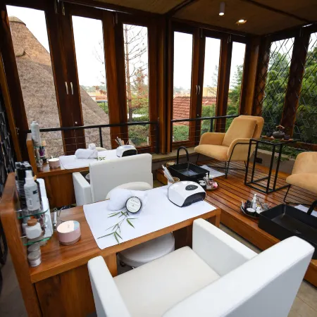Le Petit Village Boutique Hotel & Spa