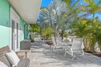 Sandpiper Hotels in South Patrick Shores