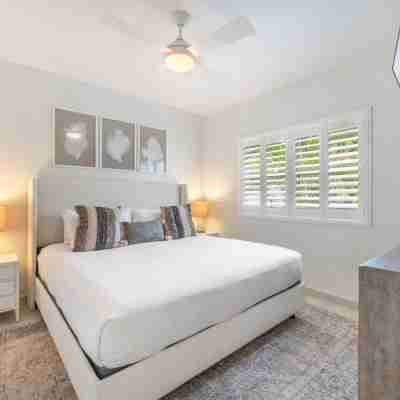 Villas of the Galleon 6 Rooms