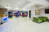 Holiday Inn Express & Suites Olathe South