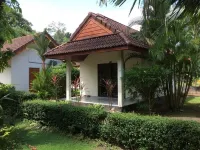 Cousin Resort Hotel a Khuekkhak