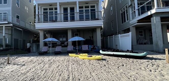 Luxurious, Direct Waterfront Home with Private Beach Hotels in Milford