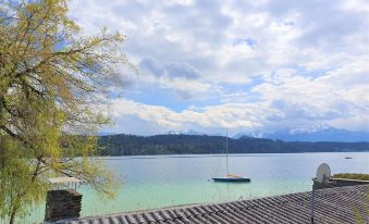 Apartment by Wörthersee with Pool