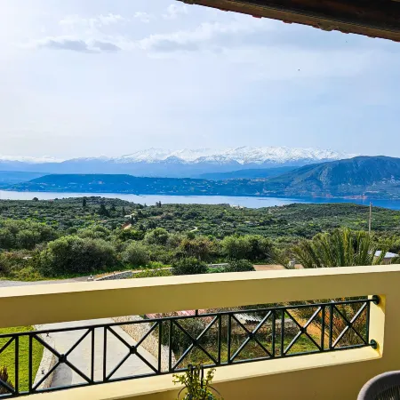 Villa Aitheras - Mountain View & Garden