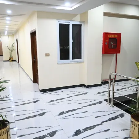 Hotel 99