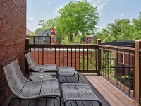 ALEO Hotels in Grosse Pointe Park