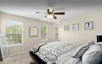 3 Bed 2.5 Bath Townhome Retro Modern Zen Family Friendly Escape Hotels near Southern Museum of Civil War and Locomotive History