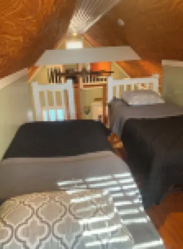 Broyles Landing Cottage at Lake Hartwell SC