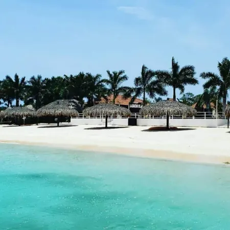 Entire 6-Bedroom Villa Free Parking with Fast Wifi