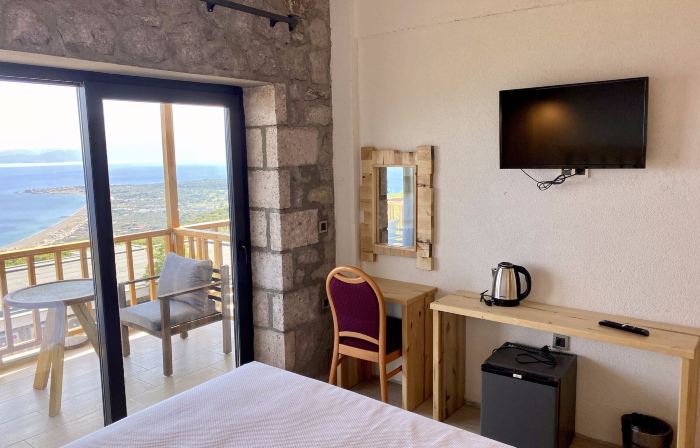 Assos Karadut Tas Hotel