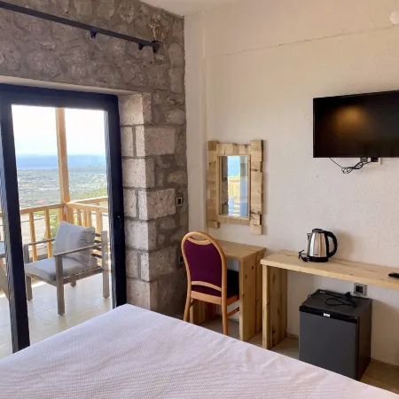 Assos Karadut Tas Hotel