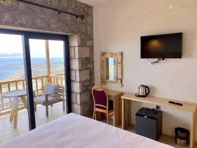 Assos Karadut Tas Hotel
