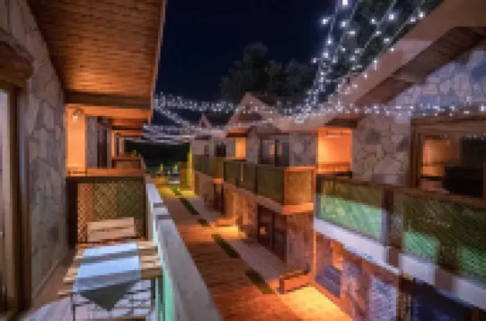 Tas Mahall Luxury Hotel