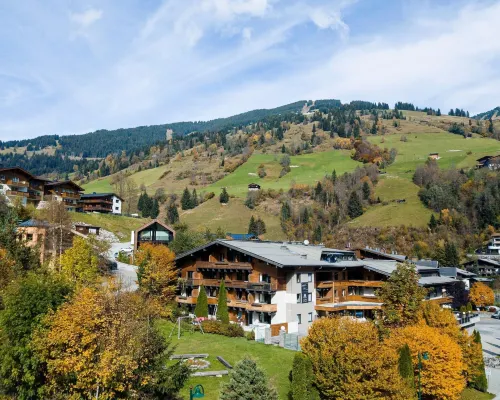 Modern Suite Directly on the Ski Slope Hotels in Saalbach