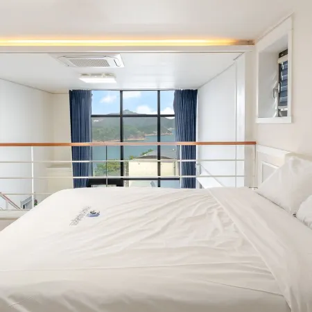Yeosu Wellstay Pool Villa