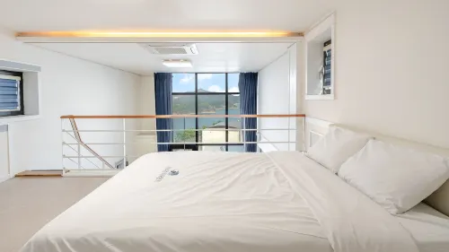 Yeosu Wellstay Pool Villa - Private Pool