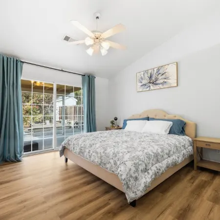 NW Gem! Modern 4BR Home:Cozy Elegance, Near Parks, Dining & Easy Freeway Access