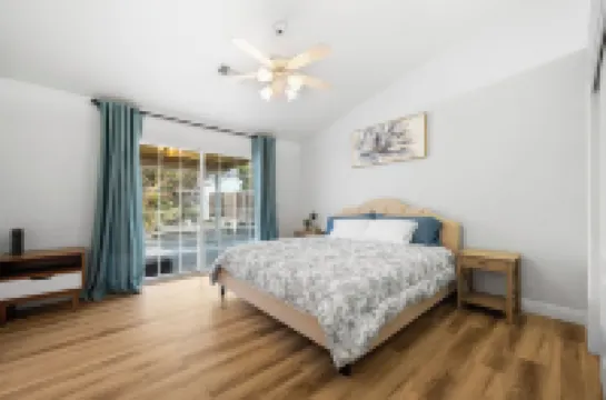 NW Gem! Modern 4BR Home:Cozy Elegance, Near Parks, Dining & Easy Freeway Access