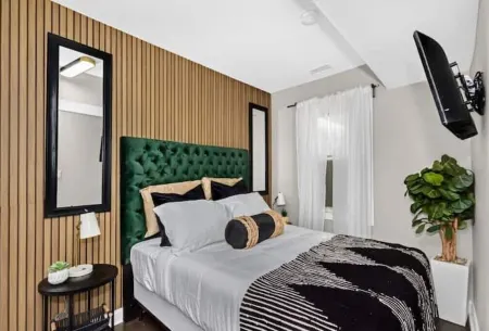 Toca Bella ~ 7mins to Downtown Отели рядом с достопримечательностью «Музей науки и промышленности»