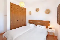 Villa Roble, 8 Pers, Heated Pool, Wifi, BBQ, Petfriendly, magnific view