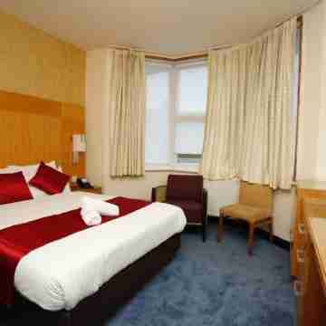 Acorn Lodge Hotel Gatwick & Parking Rooms