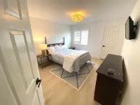 Family Friendly Waterfront Condo with boat access in sunny Naples! Hotels in East Naples