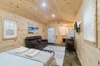 Seneca Hideaway/Sunken Vessel/Hot Tub - Hytter