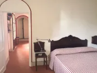 Charming farmhouse  with stunning views and pool between  Florence and Arezzo.