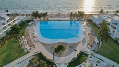 Oceanfront PH with Private Pool